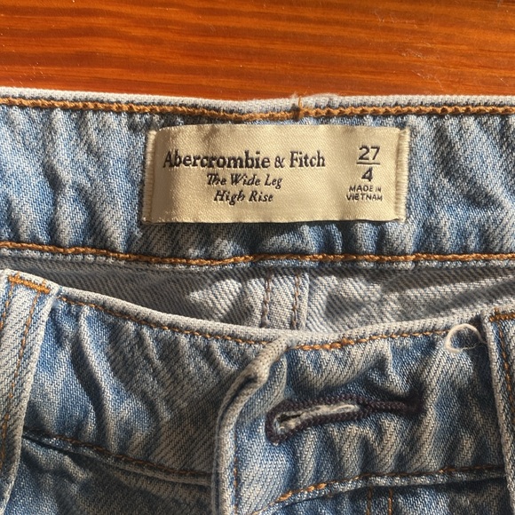 Abercrombie wide leg high-rise jeans. Size 4. - Picture 2 of 5